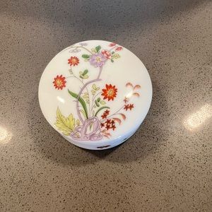 Vintage Reuter Porzellian Metropolitan Museum of Art Trinket Box